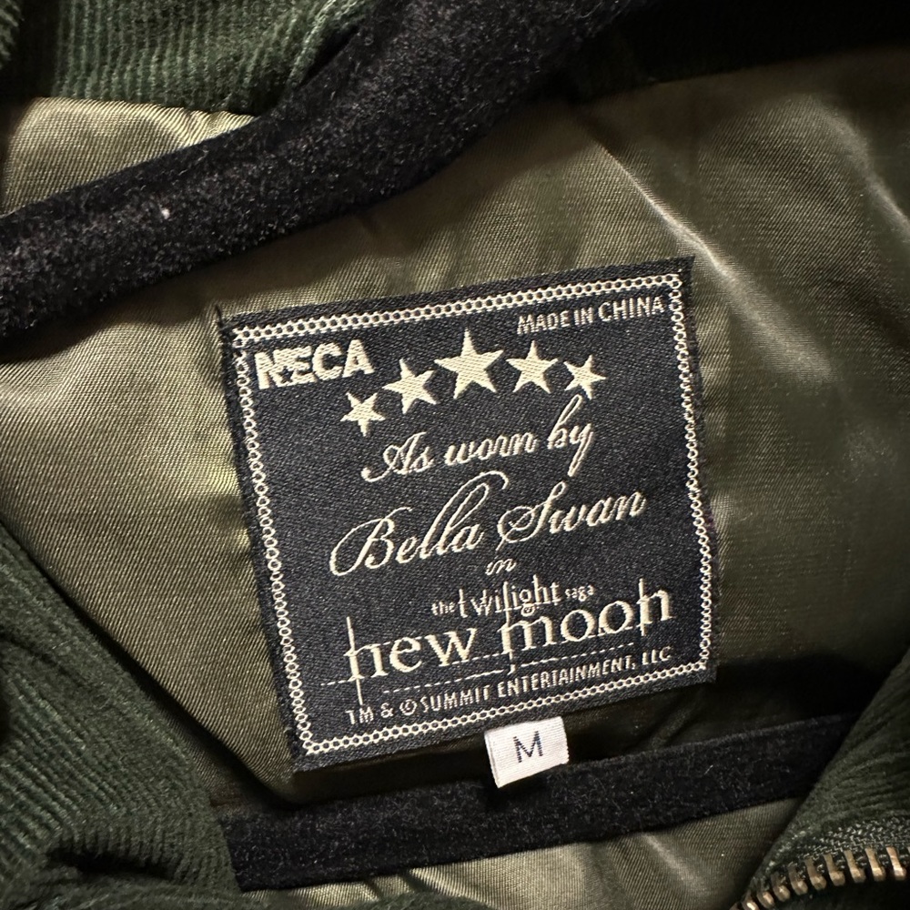 Medium - green corduroy  jacket by Bella swan in Twilight New Moon movie